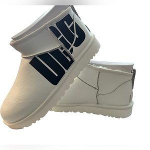 NWT UGG Women’s Classic White Ultra Mini Chopd Leather Boot